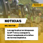 Los agricultores bloquean la AP-7 en La Junquera, interrumpiendo el tráfico de forma implícita.